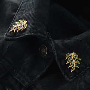 Gold Leaves Collar Pin Set